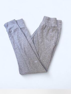 ALO Yoga Athletic Heather Grey sweatpants Joggers Pants Pilates  loungewear